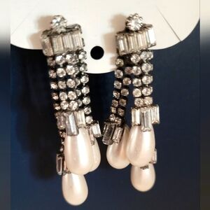 ✨ Vintage 1950s Rhinestone & Pearl Drop Earrings – Clip-On Glamour